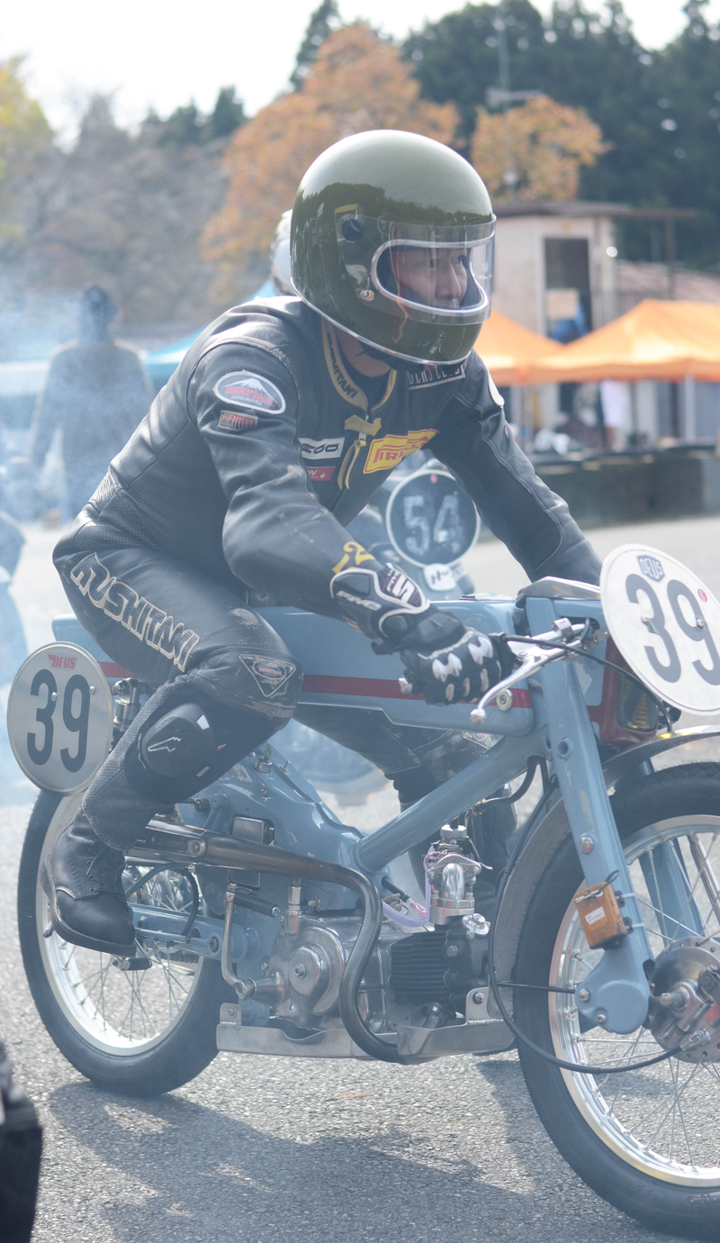 Illustration for article titled This Is What Happens When You Turn A Honda Super Cub Into A Badass Racer
